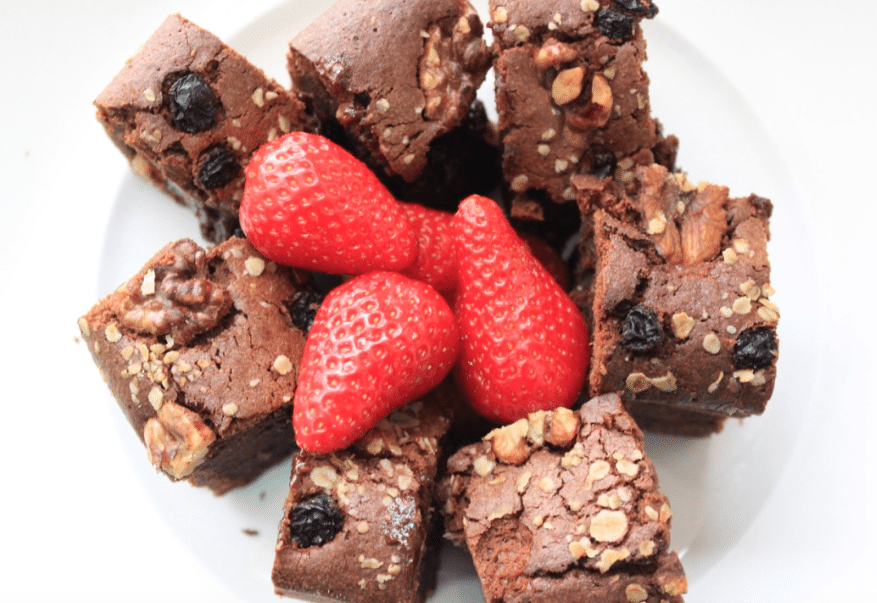 Кейк с черен шоколад и овесени ядки