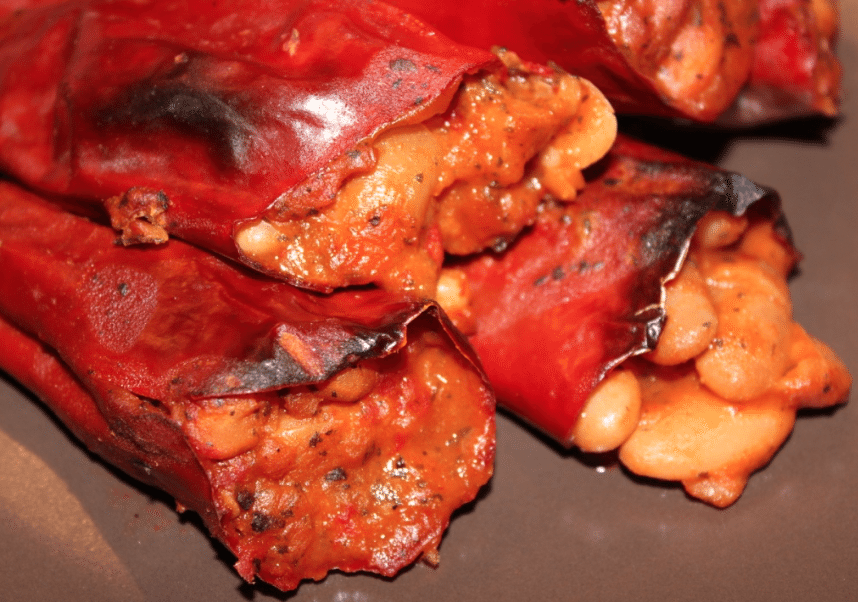 Пълнени чушки с боб